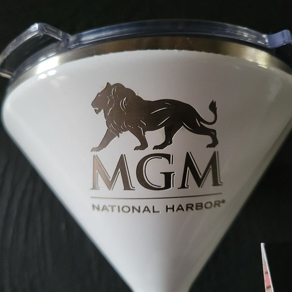 MGM Grand ORCA Chasertini Insulated Martini Style Sipping Cup with Lid - Picture 2 of 7